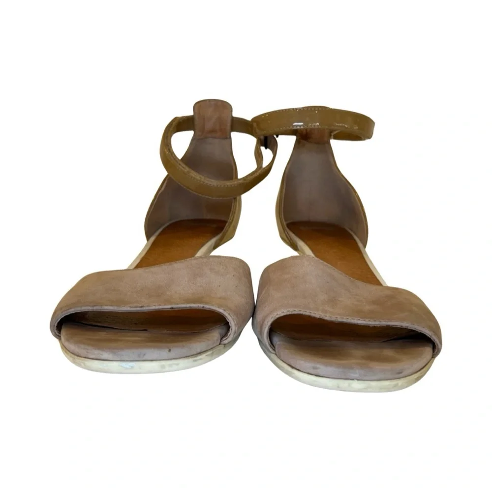 Camper Heel Tan Velcro Ankle Strap suede and patent low heel sandals size 39 8.5 - Picture 2 of 12